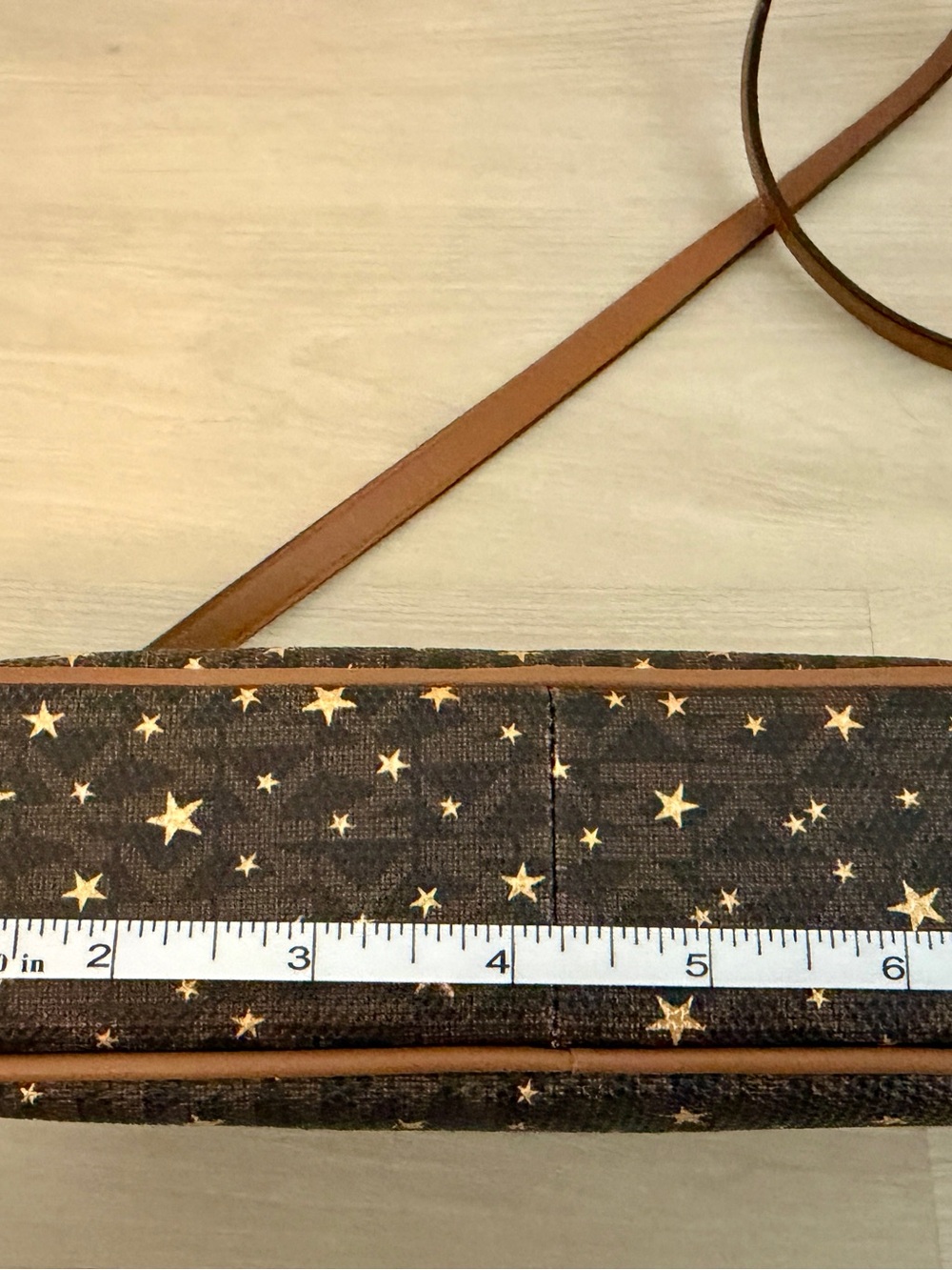 MICHAEL KORS Limited Edition Brown Jet Set with Charm Star-Print Crossbody - Picture 6 of 9